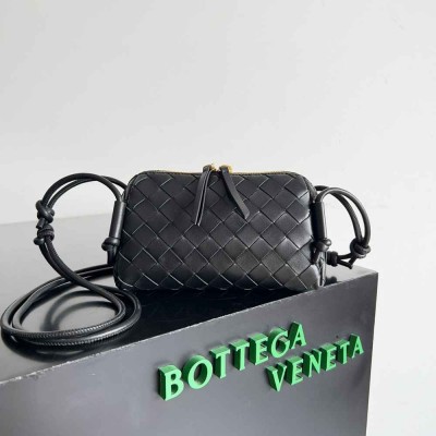 Bottega Veneta Concert Pouch in Black Intrecciato Lambskin