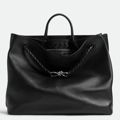 Bottega Veneta Large Andiamo Bag in Black Smooth Calfskin