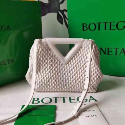 Bottega Veneta Small Point Bag In White Quilted Leather