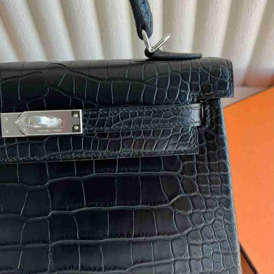 Hermes Kelly 25 Retourne Handmade Bag in Black Alligator Leather