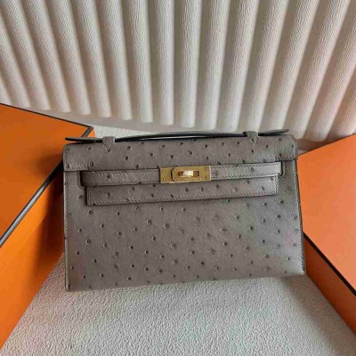 Hermes Kelly Pochette Handmade Bag in Gris Tourterelle Ostrich Leather