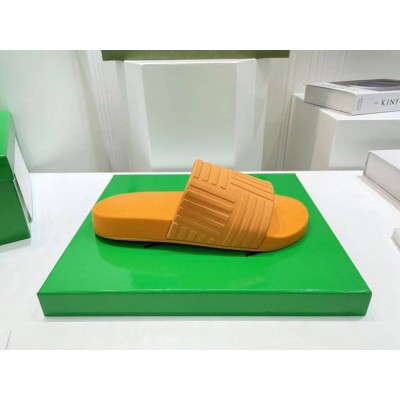 Bottega Veneta Slider Sildes In Tangerine Rubber