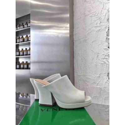 Bottega Veneta Stack Platform Sandals In White Lambskin