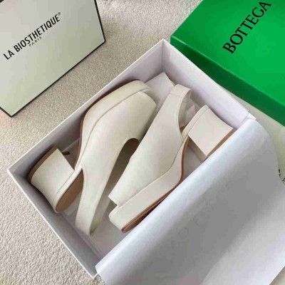 Bottega Veneta Stack Slingback Sandals In White Lambskin