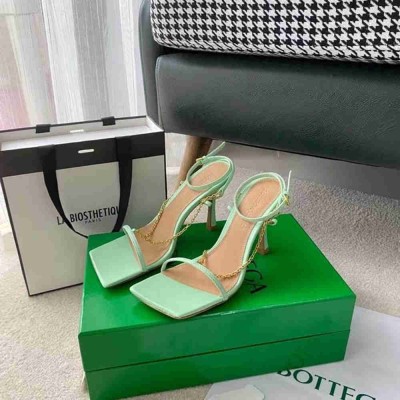 Bottega Veneta Stretch Chain Sandals In Pistachio Lambskin