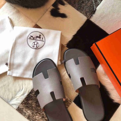 Hermes Izmir Sandals In Grey Epsom Calfskin