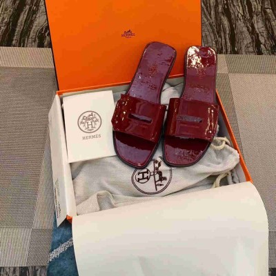 Hermes View Slide Sandals In Red Patent Calfskin