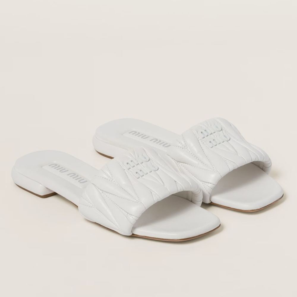 Miu Miu Slides in White Matelasse Nappa Leather