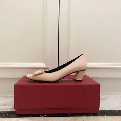 Roger Vivier Belle Vivier 45mm Pumps In Pink Patent Leather