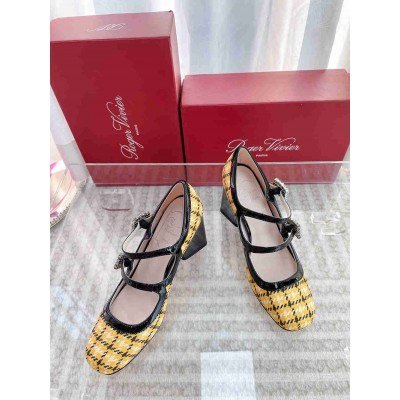 Roger Vivier Tres Vivier Strass Buckle Mini Babies Pumps in Yellow Fabric
