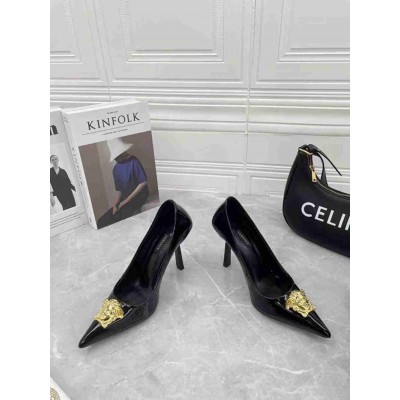 Versace La Medusa Pumps 105mm In Black Patent Leather